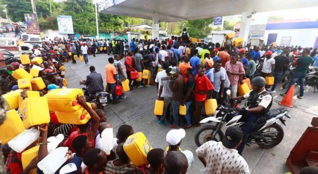 Pénurie de carburant à Kinshasa : les sociétés pétrolières réclament 400 millions USD au titre du manque à gagner