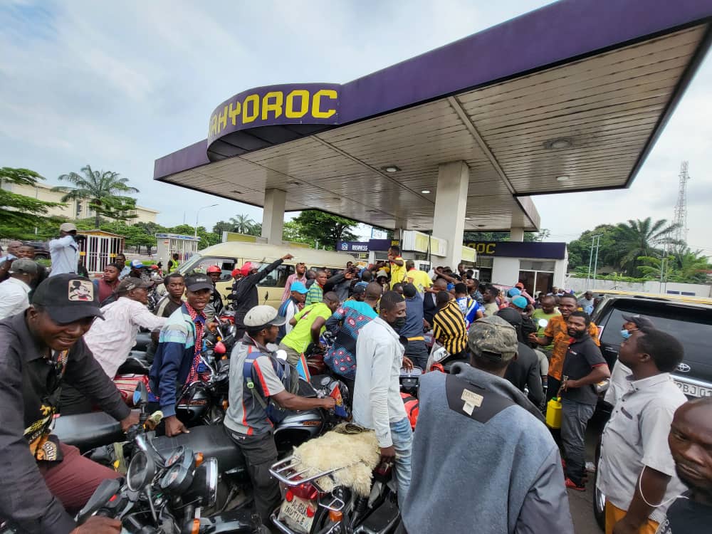 RDC Réajustement du prix du carburant : Le litre d’essence passe de 2345 FC à 2695 FC à Kinshasa