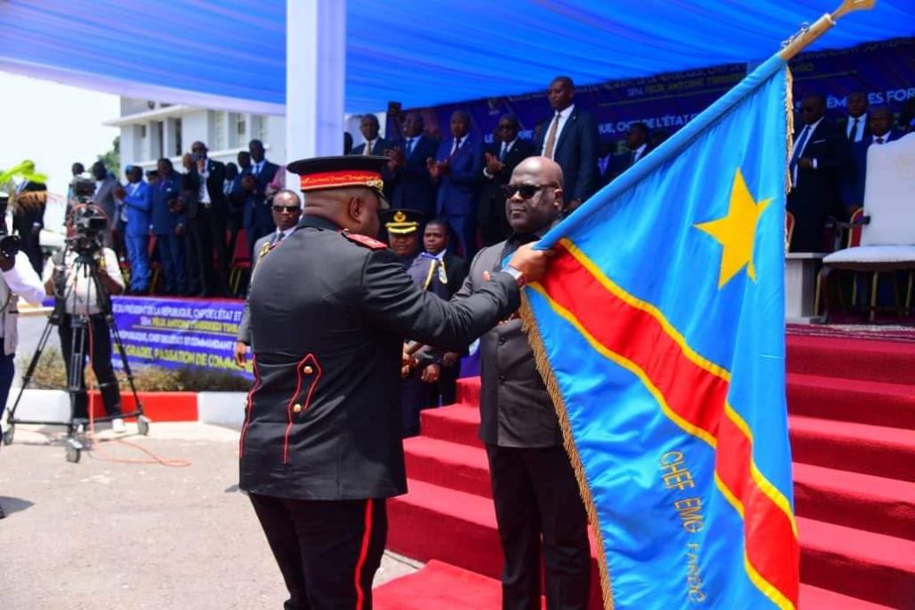 FARDC : Félix Tshisekedi remet officiellement l’étendard au Général Christian Tshiwewe