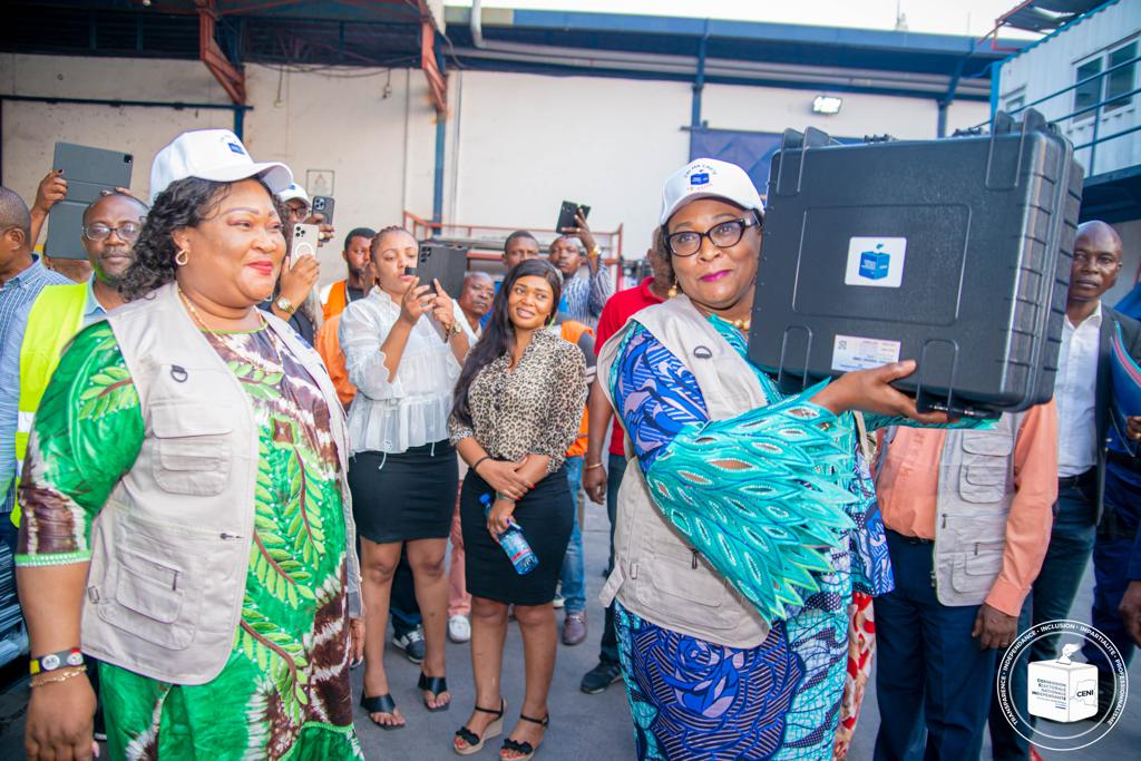 RDC: La CENI réceptionne le premier lot de kits d’identification et d’enrôlement des électeurs