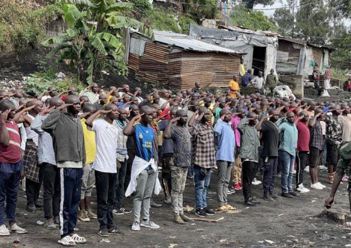 FARDC: environ 500 jeunes nouvellement recrus quittent Goma pour débuter leur formation militaire à Kinshasa