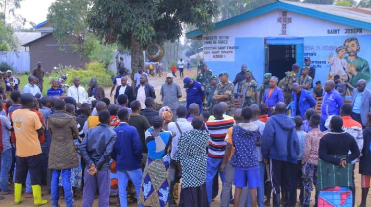 Ituri: l’administration militaire satisfaite du retour de plus de 60% de la population du groupement de Baboa Bokoe à Irumu
